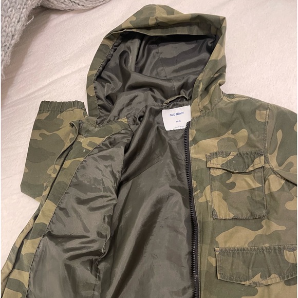 Boys Hooded Rain Coat EXCELLENT CONDITION! - Picture 2 of 5